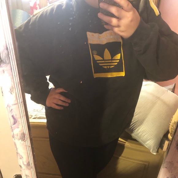 Unisex adidas sweatshirt - Picture 2 of 5